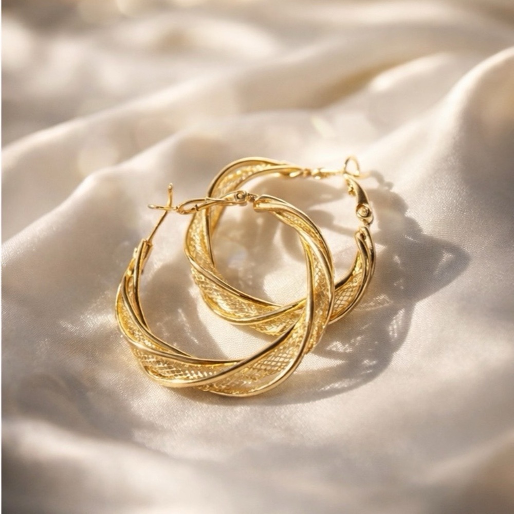 Elegant Gold Hoop Earrings